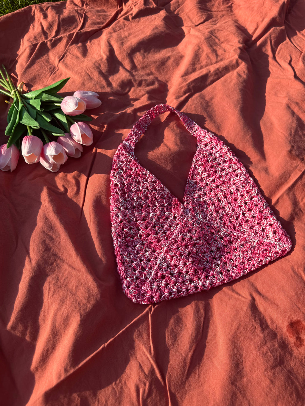 Sac en crochet - rose et rouge Aux Tissus Fleuris