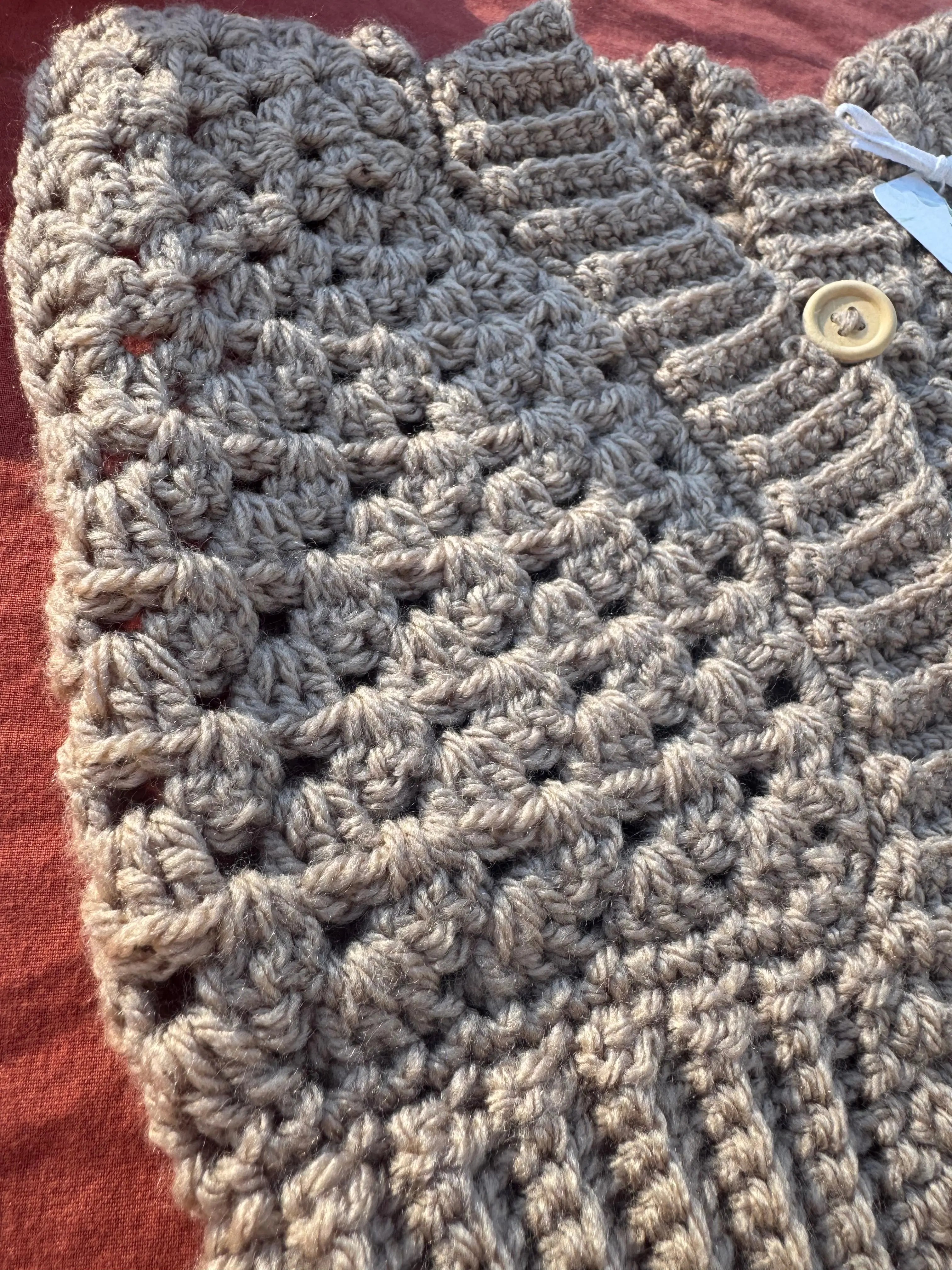 Gilet en crochet - Beige marroné - 0-6 mois Aux Tissus Fleuris