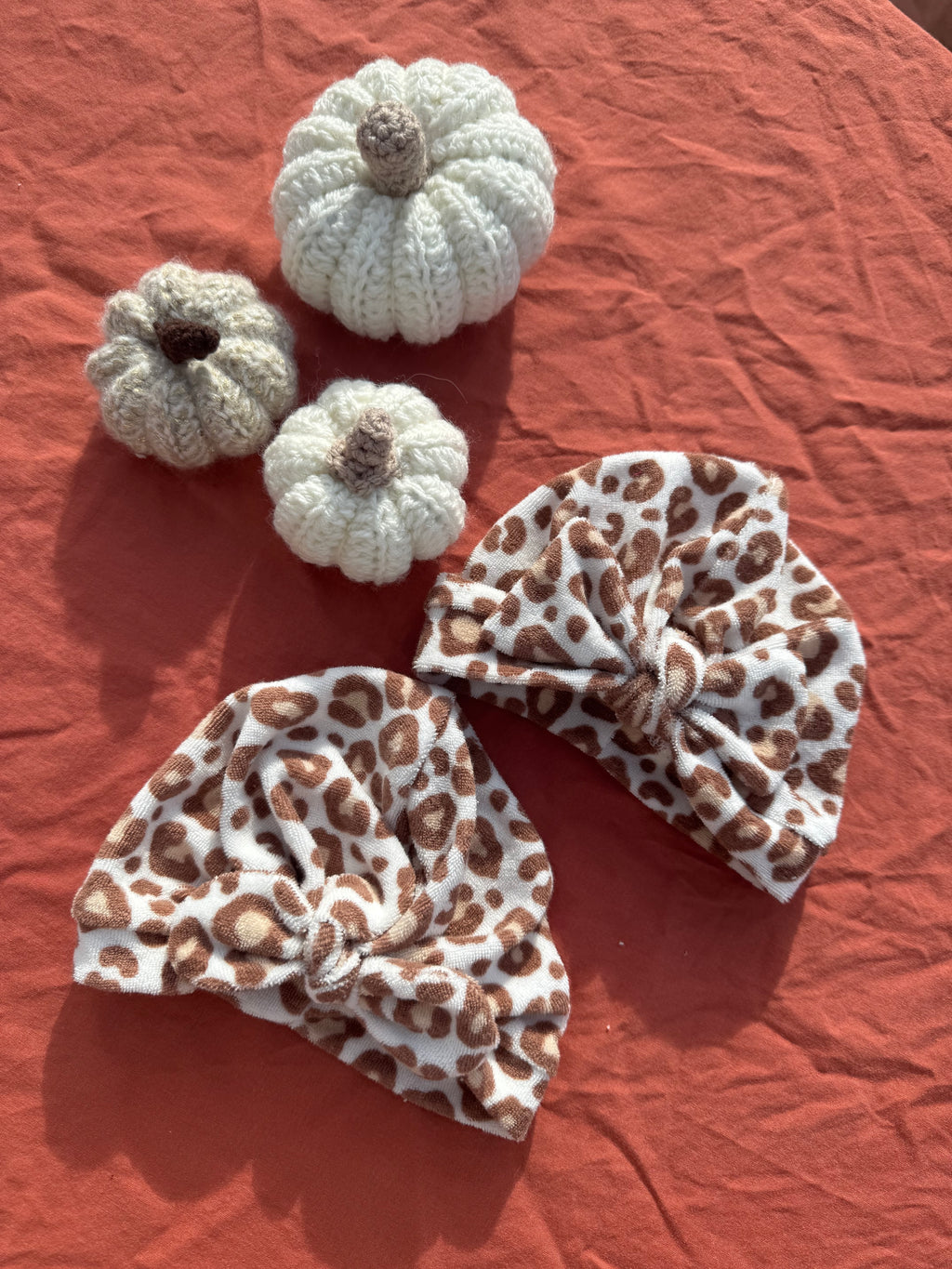 Coffret naissance personnalisable 5 - pochon + bonnet ou turban + couverture Aux Tissus Fleuris