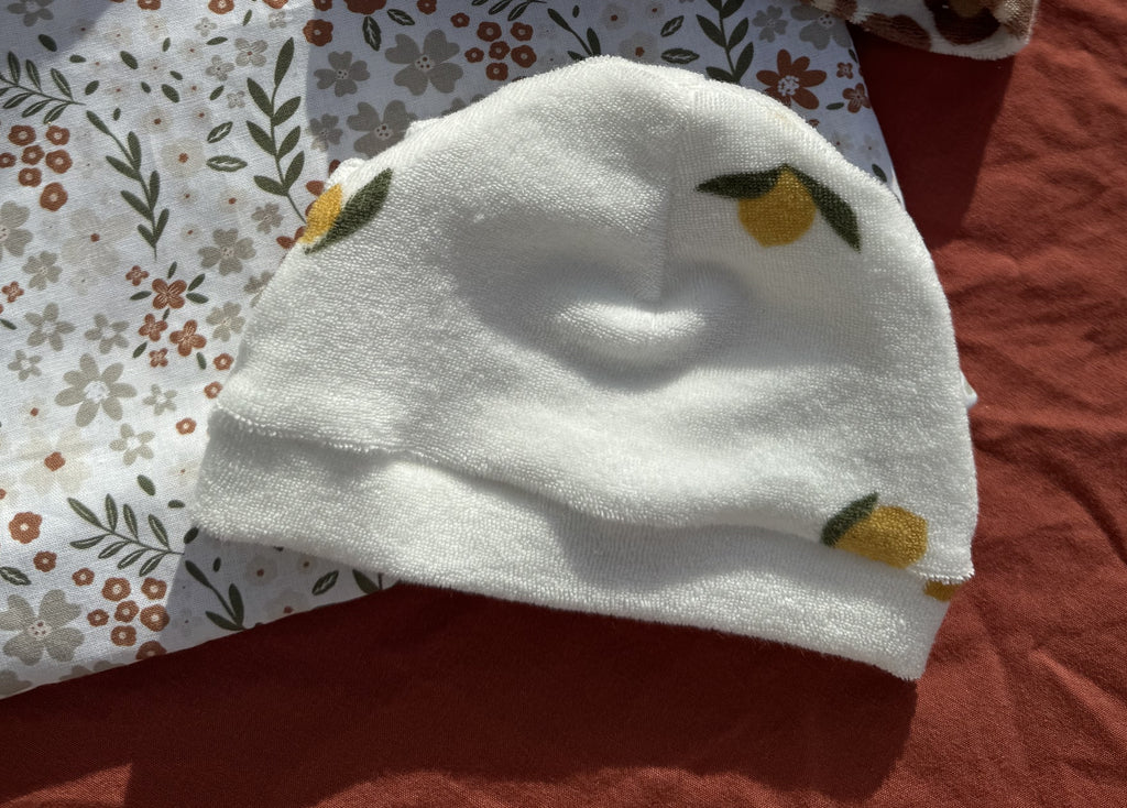 Bonnet - bébé Aux Tissus Fleuris
